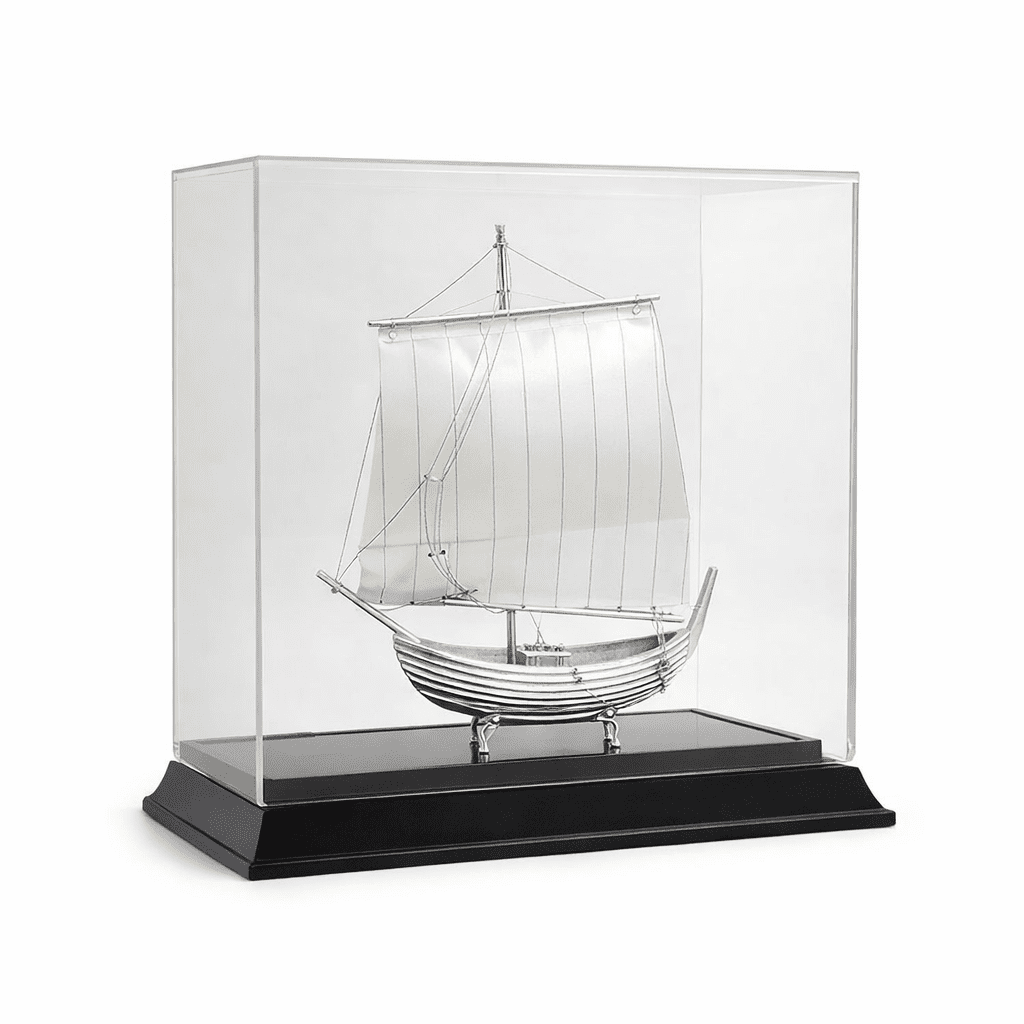 PAU005 SILVER-PLATED KYRENIA SHIP IN PLEXIGLASS DISPLAY BOX – MEDIUM (15X19CM) - Image 1
